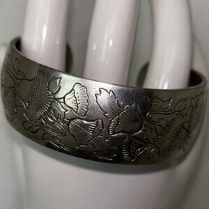 Pewter Silver Cuff Bracelet "Poppy"